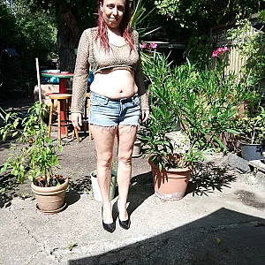 garden and pool2 gallery image