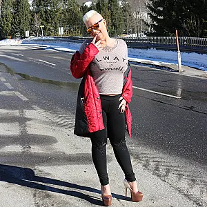 Gina White besucht die Steiermark im Schnee Galeriebild