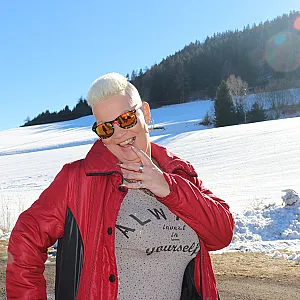 Gina White besucht die Steiermark im Schnee Galeriebild