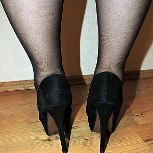 body titcunt in heels gallery image