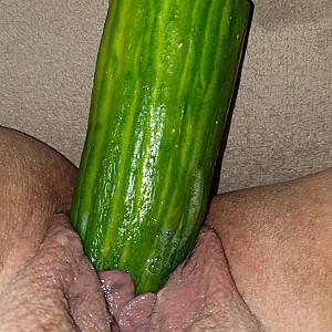 First image of Voyeure's Gallery - cucumber is horny