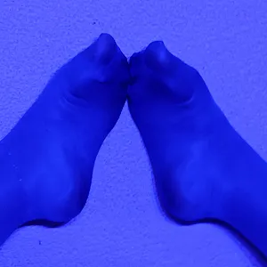 Übergroßer Nylons Neonlicht Titten,Fotze und Arsch Galeriebild