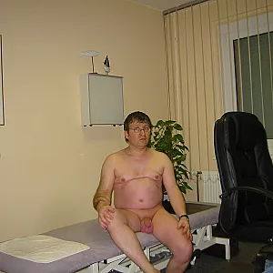 55Paul55 Nackt bei Doktor Teil 1 Galeriebild
