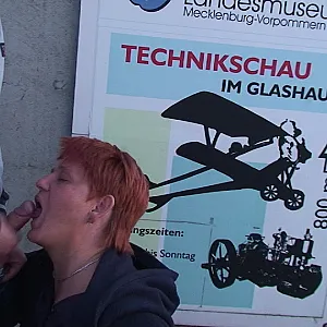 Outdoor Blowjob... Galeriebild