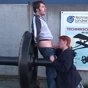 Outdoor Blowjob... Galeriebild