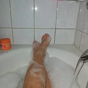 in bathtube gallery image