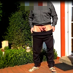 Nackt draußen ist immer wieder geil! Galeriebild
