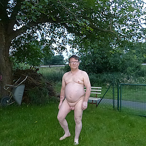 Nackt in mein Garten 55Paul55 Galeriebild