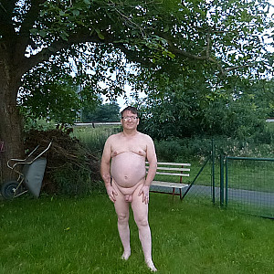 Nackt in mein Garten 55Paul55 Galeriebild