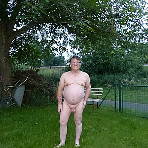 Nackt in mein Garten 55Paul55 Galeriebild