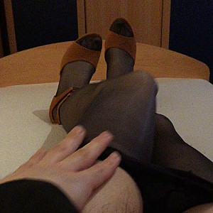 First Image Of nylon_dom65's Video - Abgespritzt in Kniestrümpfe