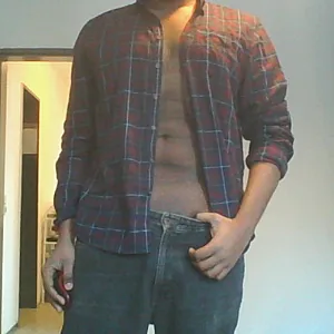 A nice strip tease for your pleasure gallery image