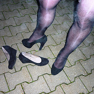 Outdoor, High Heels, Sperma und NS Galeriebild