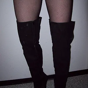 i like lacque and leather gallery image