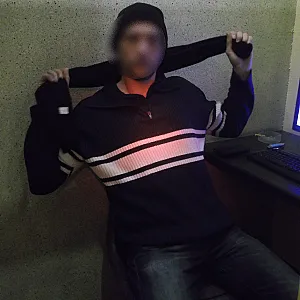 First image of einfach_iche's Gallery - striptease in internet cafe
