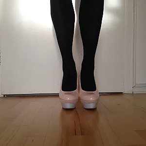 High heels pink/red gallery image