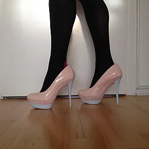 High heels pink/red gallery image