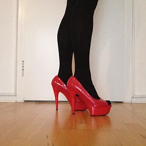 High heels pink/red gallery image