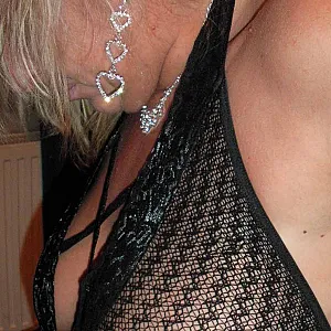 she like to be sexy gallery image