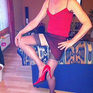 First image of paardessou's Gallery - HE in red highheels