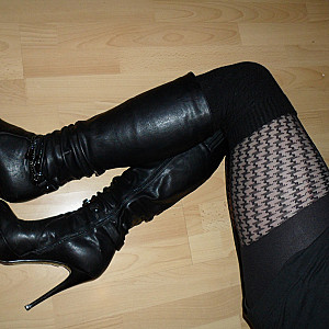 Stulpen, Stiefel, Strumpfhosen ... Galeriebild