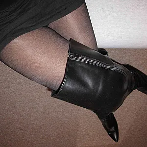 Overknees & FSH-Besamung Galeriebild