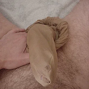 Das erste Bild von nylonjunge's Galerie - Wichsen in Ihrer Feinstrumpfhose