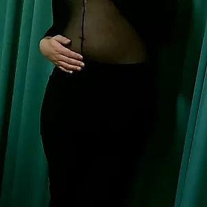 sarah im catsuit Galeriebild