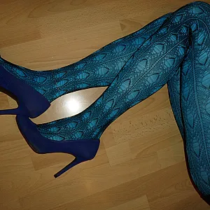 Blau-Schwarz bestrumpft ;) Galeriebild