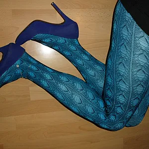 Blau-Schwarz bestrumpft ;) Galeriebild