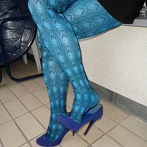 Blau-Schwarz bestrumpft ;) Galeriebild