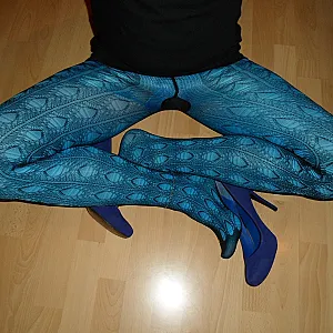 Blau-Schwarz bestrumpft ;) Galeriebild