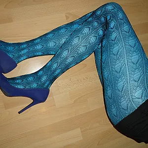 Blau-Schwarz bestrumpft ;) Galeriebild