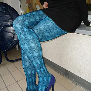 Blau-Schwarz bestrumpft ;) Galeriebild