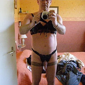 Mirror Pics gallery image