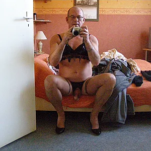 Mirror Pics gallery image