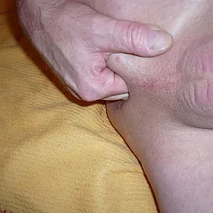 Anale Wonnen mit einem Dildo V mit den Finger Galeriebild