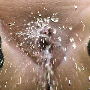 splashing Goldenshower at the lake gallery image