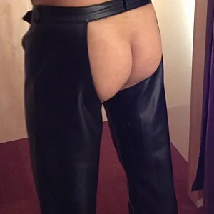 Beim Shopping auf der Suche nach einer Chaps Galeriebild