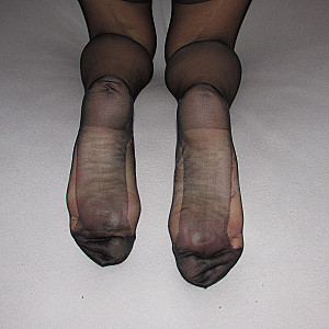 nylonfeets gallery image