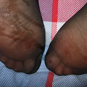 cum on the awesome nylonfeets gallery image