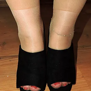 Geil nackt in Moles und söckchen Galeriebild