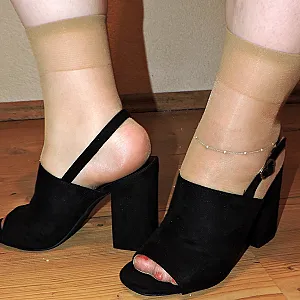 Geil nackt in Moles und söckchen Galeriebild