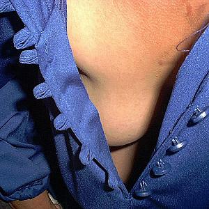 Downblouse Galeriebild