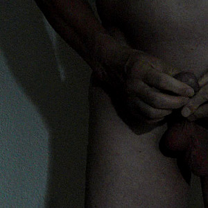 First Image Of Traeumer69's Video - Die Eier nach oben abgebunden / zweiter Versuch