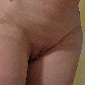 looking for a BI female gallery image