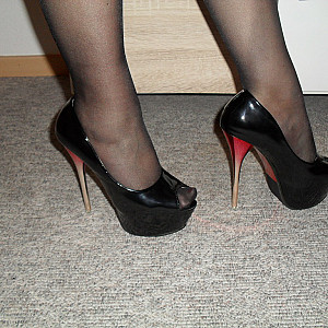 Neue High Heels.........in Nylons Galeriebild