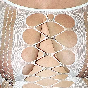 Geil im weißen Catsuit und Birkis Outdoor Galeriebild