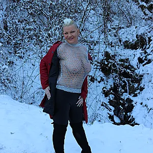 Lady in Red Galeriebild