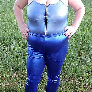 Sexy und geil Outdoor im Wetlook Outdoor Galeriebild